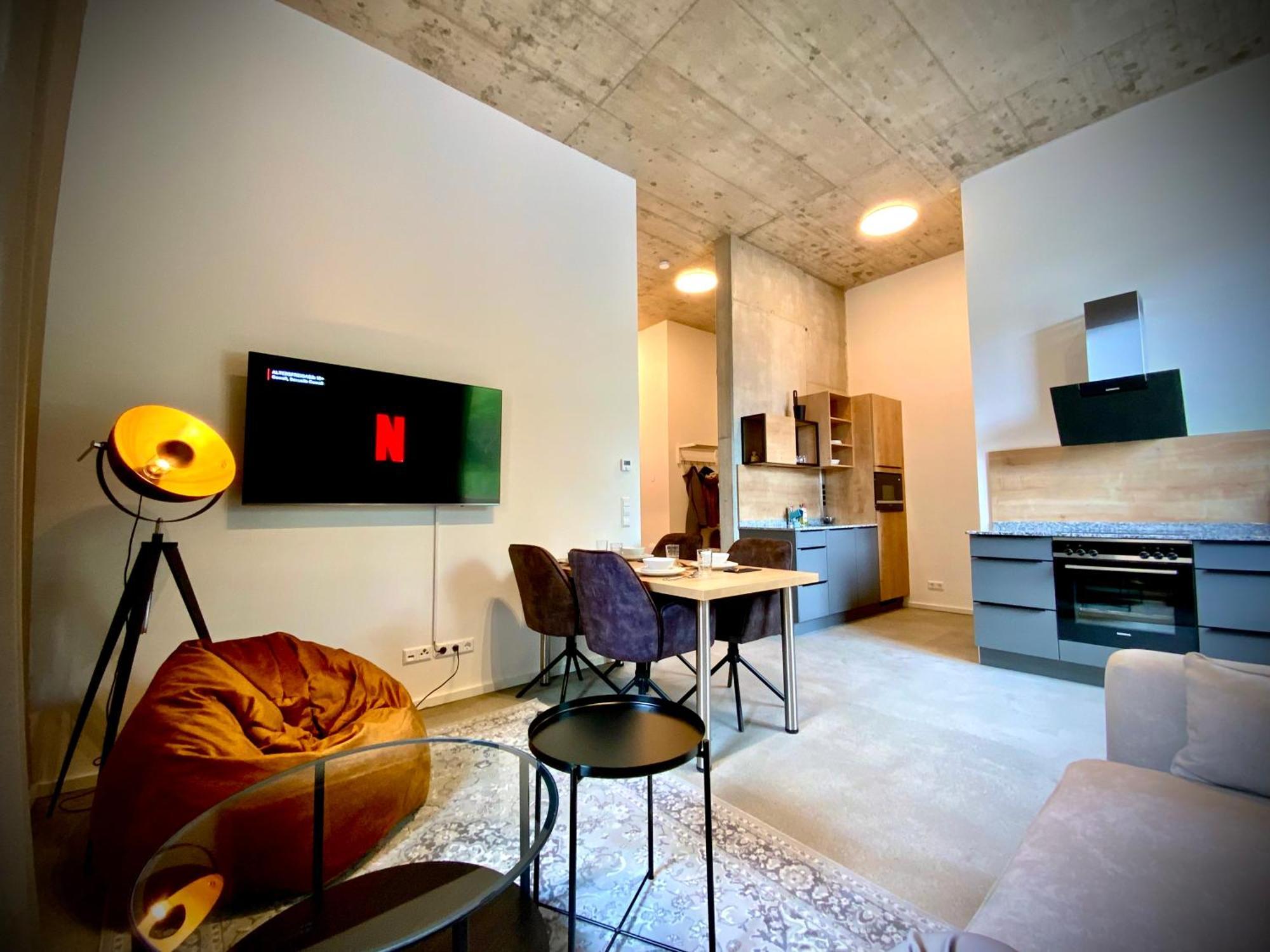 Waterfront - Urbane Eleganz Am Bachufer Apartment Филах Екстериор снимка