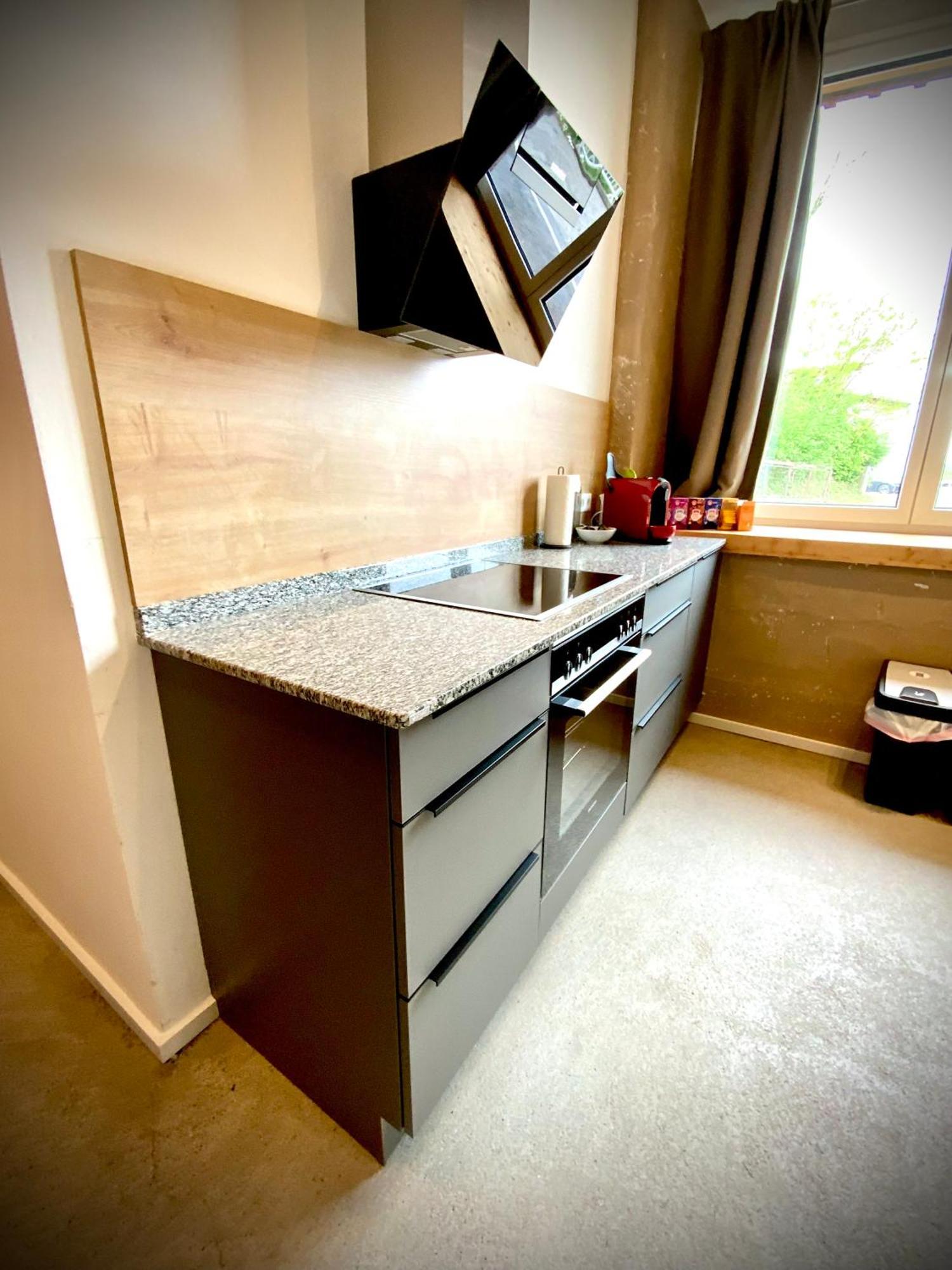Waterfront - Urbane Eleganz Am Bachufer Apartment Филах Стая снимка