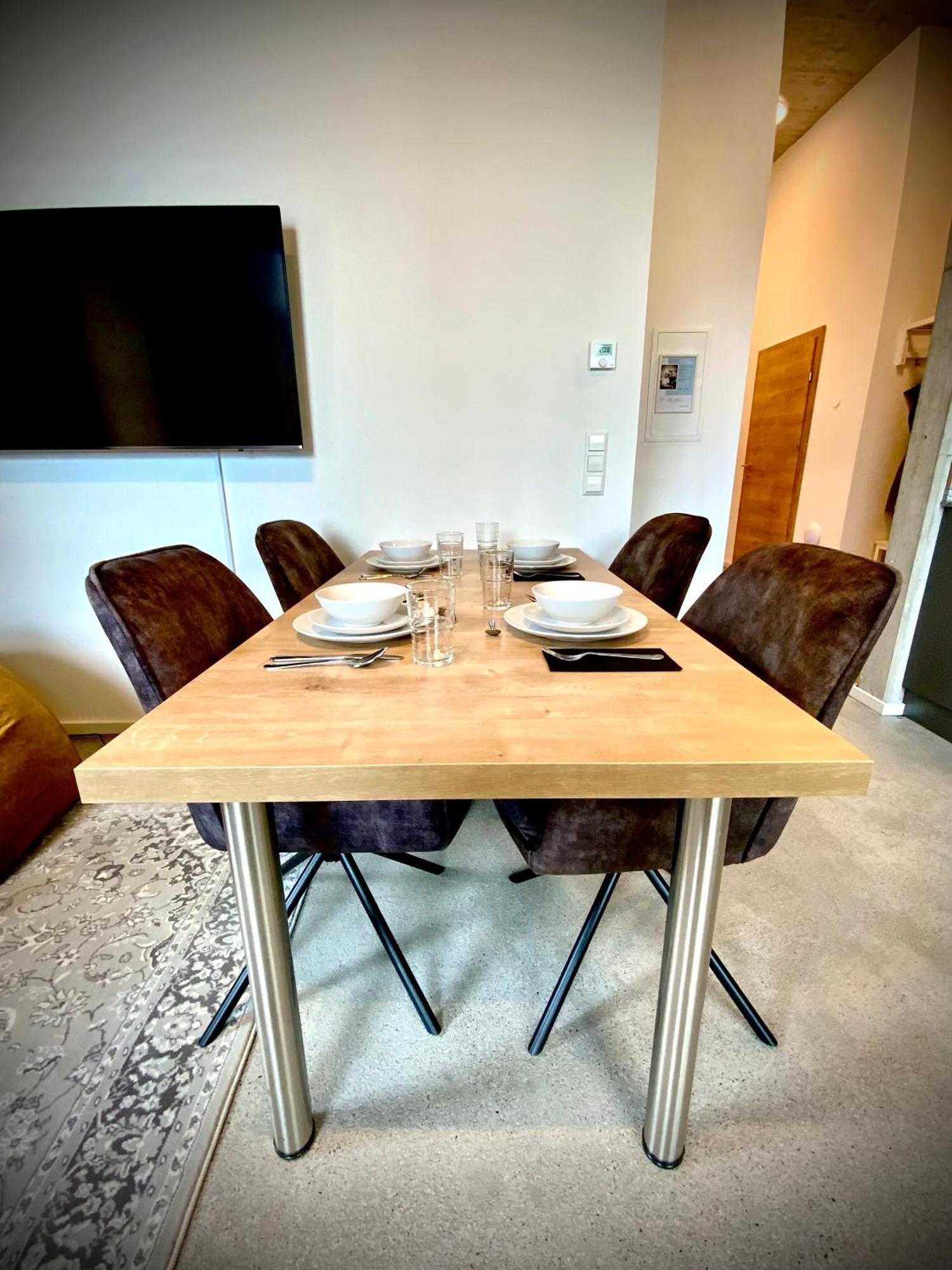 Waterfront - Urbane Eleganz Am Bachufer Apartment Филах Стая снимка
