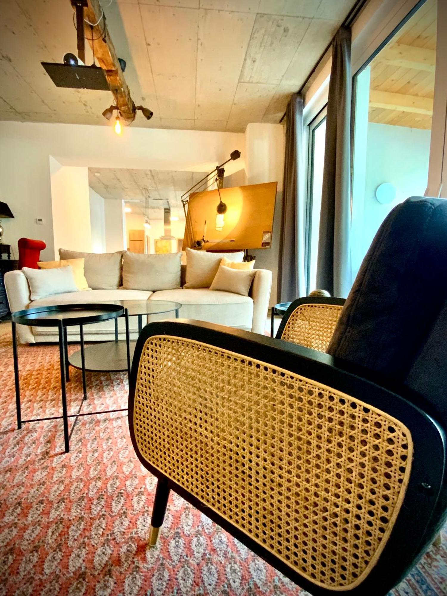 Waterfront - Urbane Eleganz Am Bachufer Apartment Филах Стая снимка